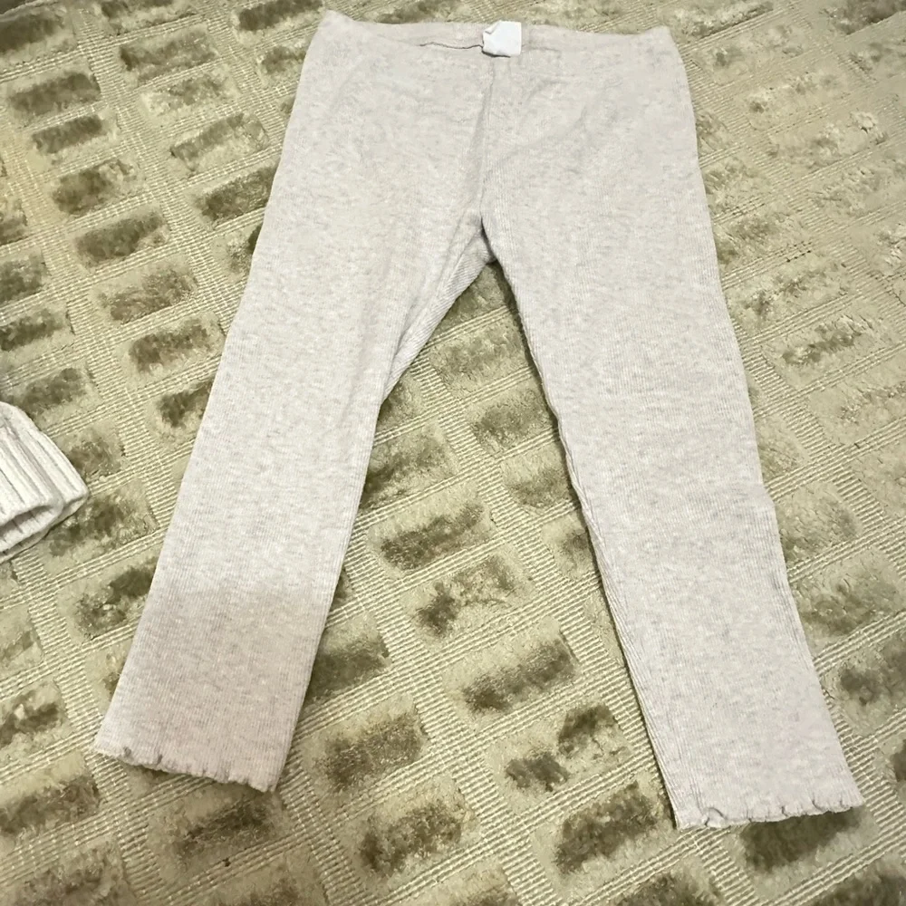 Lot of girls clothes sz 3T gap Hanna andersson, H&M